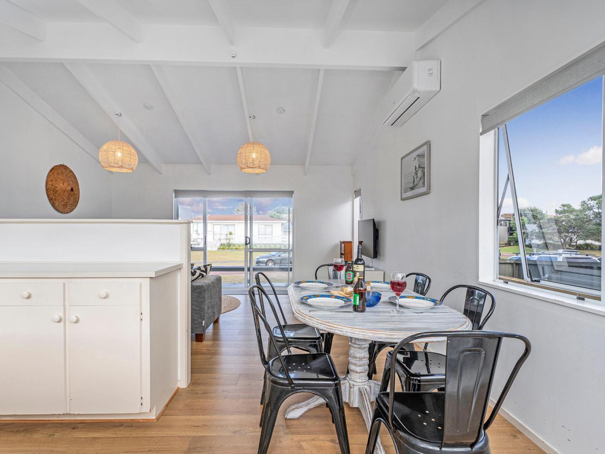 Retreat By The Beach - Pauanui Holiday Home Exteriör bild