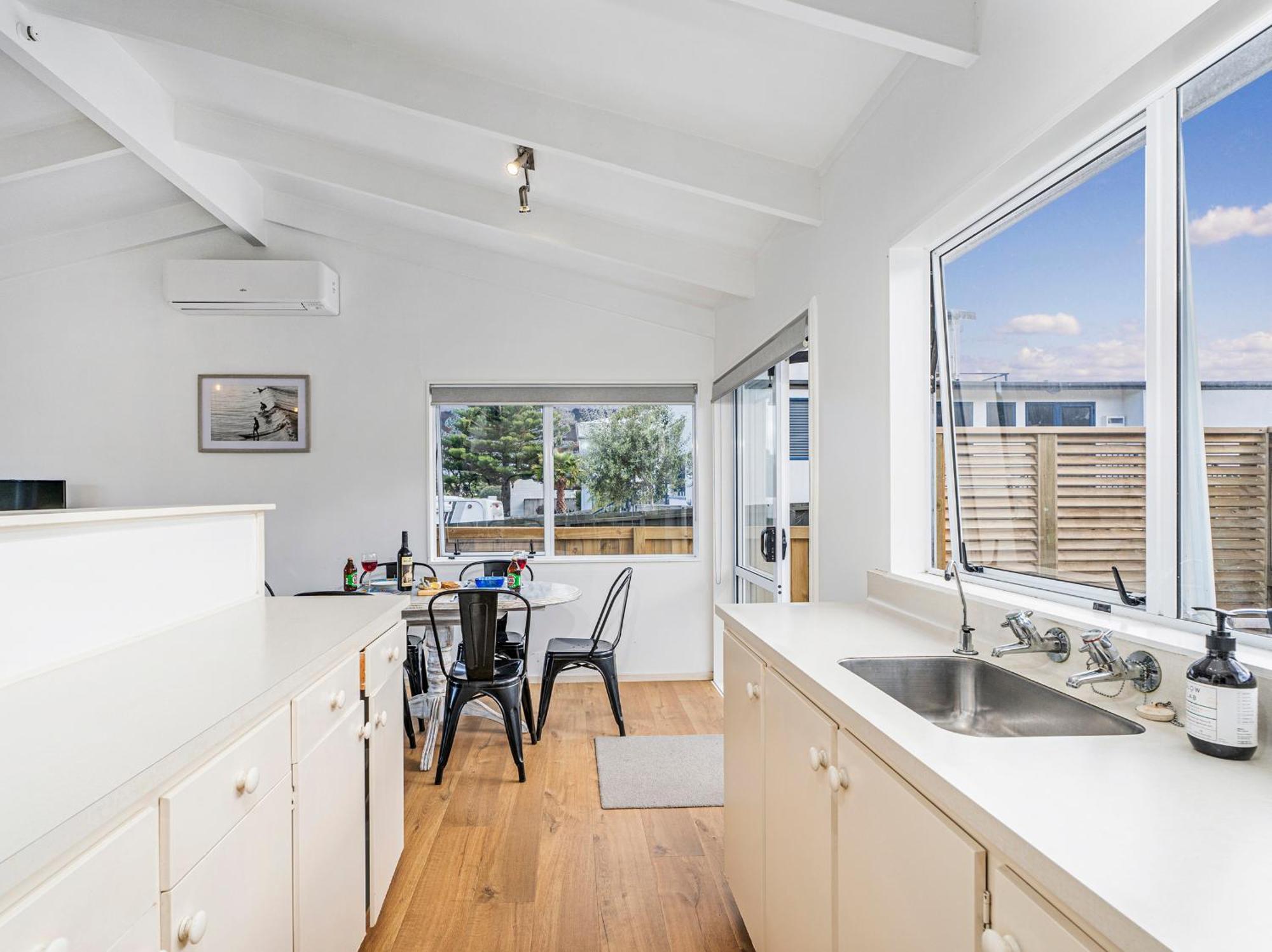 Retreat By The Beach - Pauanui Holiday Home Exteriör bild